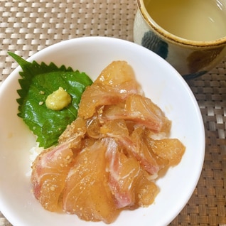 2度楽しめる鯛の漬け丼（茶漬け）